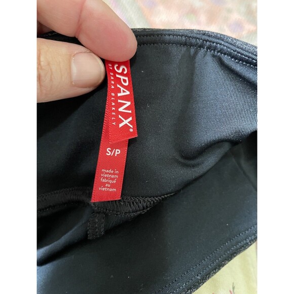 Spanx Faux Leather Quilted Leggings SZ S - Picture 5 of 6